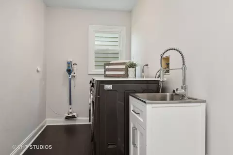 2397 Putnam Dr, Naperville, IL 60565 photo 9