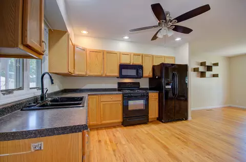 Kitchen - 807 Pearson Dr, Joliet, IL 60435 photo 2 of 2