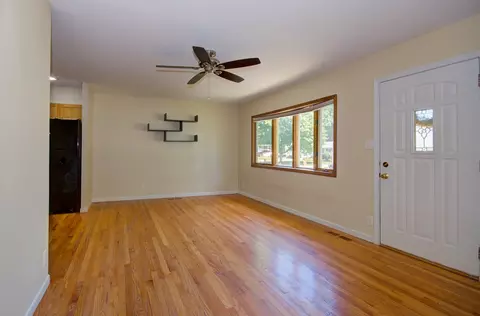 Living - 807 Pearson Dr, Joliet, IL 60435 photo 1 of 2
