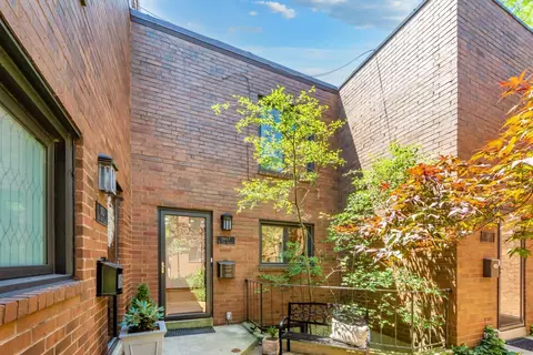 1647 N Vine St, Chicago, IL 60614