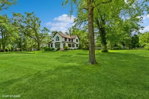13911 Pleasant Valley Rd, Woodstock, IL 60098