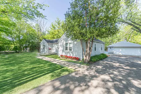 685 Anthony Trl, Northbrook, IL 60062