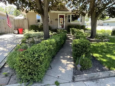 2028 Gilboa Ave, Zion, IL 60099