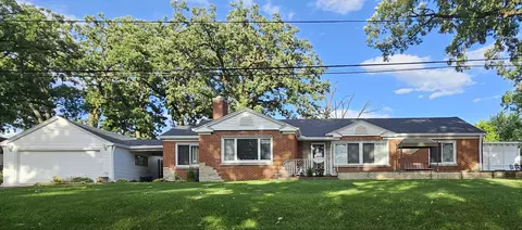 16225 Forest Ave, Oak Forest, IL 60452