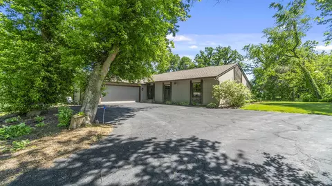 9901 N Campbell Rd, Durand, IL 61024