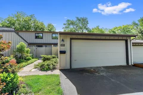 1093 Florimond Dr, Elgin, IL 60123