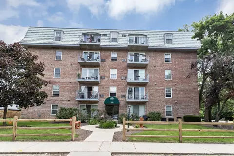 5125 Blodgett Ave #208, Downers Grove, IL 60515