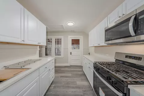 37-39 S Porter St, Elgin, IL 60120 photo 4