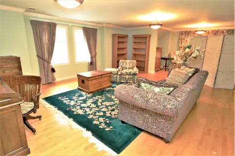 Living - 16556 County Line Rd, Capron, IL 61012 photo 6 of 7