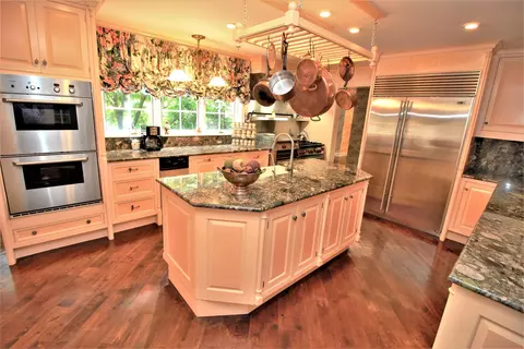 Kitchen - 16556 County Line Rd, Capron, IL 61012 photo 1 of 3