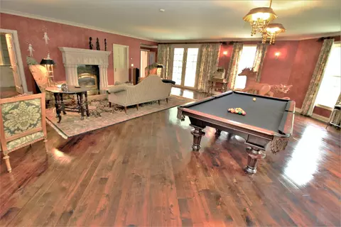 Living - 16556 County Line Rd, Capron, IL 61012 photo 5 of 7