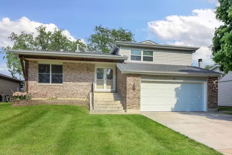 811 Niagara St, Carol Stream, IL 60188