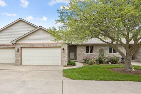 Exterior - 10823 Timer Dr E #0, Huntley, IL 60142 photo 4 of 6
