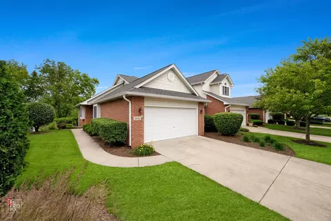 2042 Waterford Ln, Woodridge, IL 60517