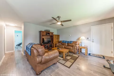 2410 Algonquin Rd #1, Rolling Meadows, IL 60008 photo 2