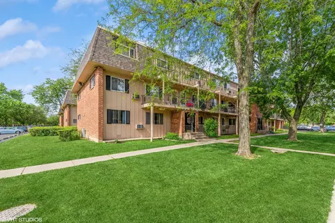 2410 Algonquin Rd #1, Rolling Meadows, IL 60008