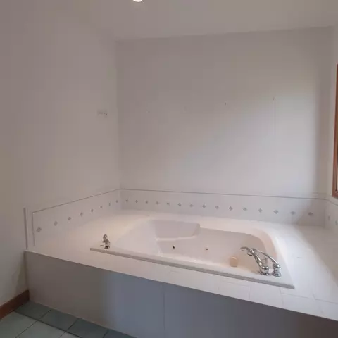 Bath - 10799 Randall Rd, Capron, IL 61012 photo 5 of 7