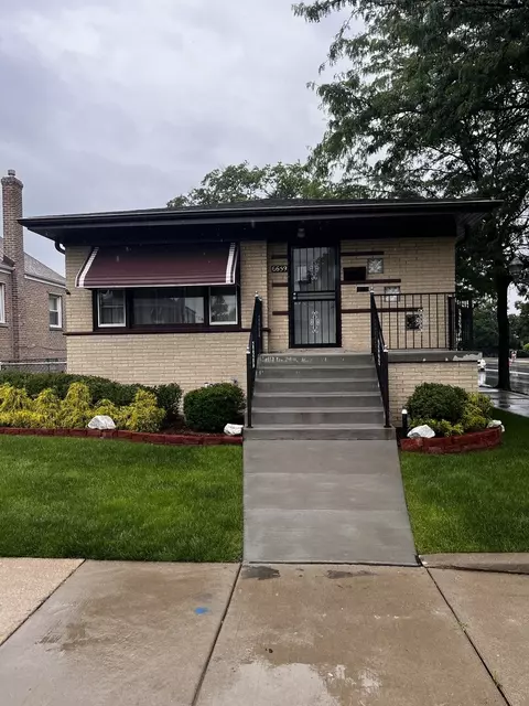 6659 S Kilpatrick Ave, Chicago, IL 60629