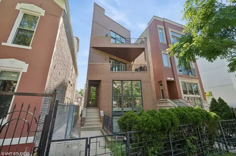 901 N Wood St #3, Chicago, IL 60622