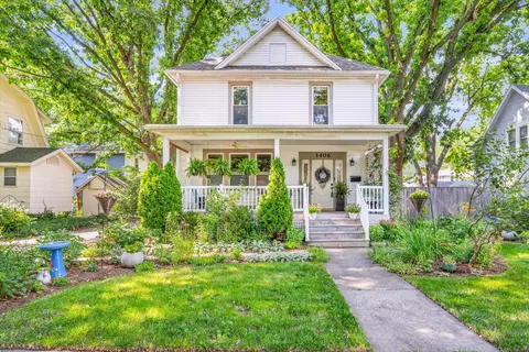 1406 W Church St, Champaign, IL 61821