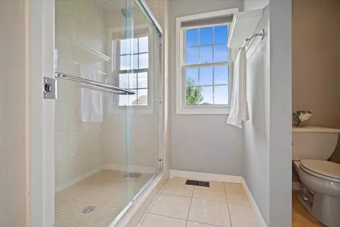 Bath - 2327 Callard Ln, Normal, IL 61761 photo 2 of 4