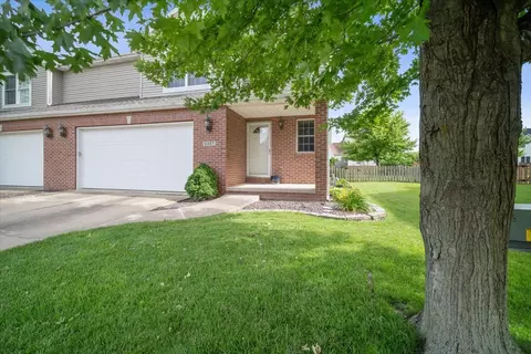 Exterior - 2327 Callard Ln, Normal, IL 61761 photo 2 of 7
