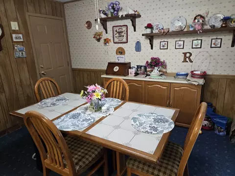 Dining - 15211 Hamlin Ave, Midlothian, IL 60445 photo 2 of 2