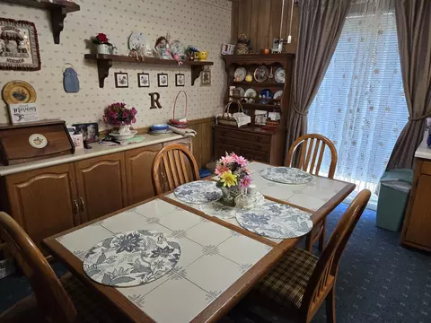Dining - 15211 Hamlin Ave, Midlothian, IL 60445 photo 1 of 2