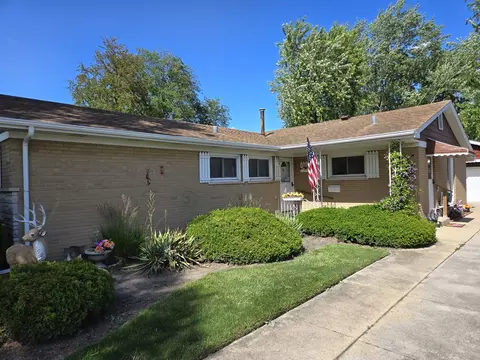 Exterior - 15211 Hamlin Ave, Midlothian, IL 60445 photo 1 of 6