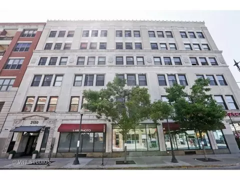 3150 N Sheffield Ave #302, Chicago, IL 60657