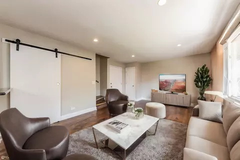 Living - 2410 Algonquin Rd #6, Rolling Meadows, IL 60008 photo 2 of 4