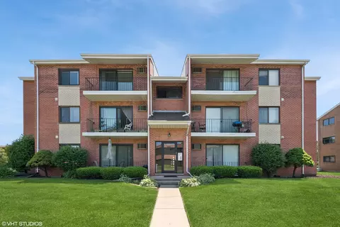 7305 W 157th St #3A, Orland Park, IL 60462