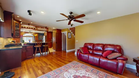 Living - 724 Eastchester Rd, Wheeling, IL 60090 photo 4 of 4