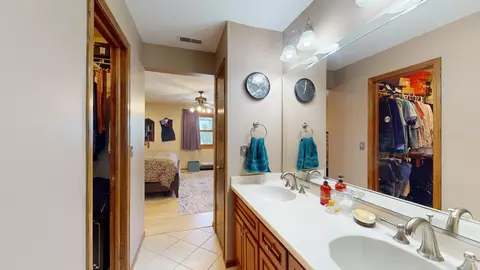 Bath - 724 Eastchester Rd, Wheeling, IL 60090 photo 3 of 4