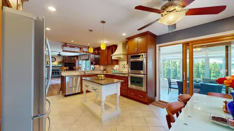Kitchen - 724 Eastchester Rd, Wheeling, IL 60090 photo 3 of 5