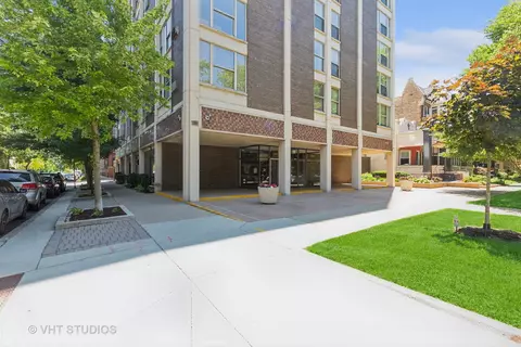 5401 S Hyde Park Blvd #1102, Chicago, IL 60615