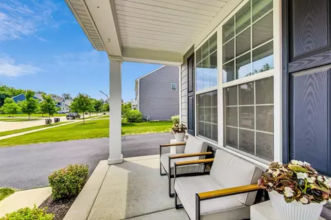 3668 Thornhill Dr, Elgin, IL 60124 photo 3