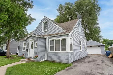 333 Village Dr, Northlake, IL 60164