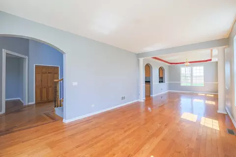 Living - 1421 Blume Dr, Elgin, IL 60124 photo 4 of 6