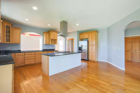 Kitchen - 1421 Blume Dr, Elgin, IL 60124 photo 4 of 4