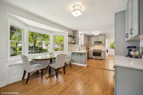 Kitchen - 2814 Simpson St, Evanston, IL 60201 photo 2 of 7