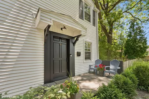 Exterior - 2814 Simpson St, Evanston, IL 60201 photo 4 of 9