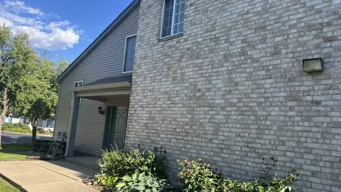 2402 Windward Blvd #201, Champaign, IL 61821