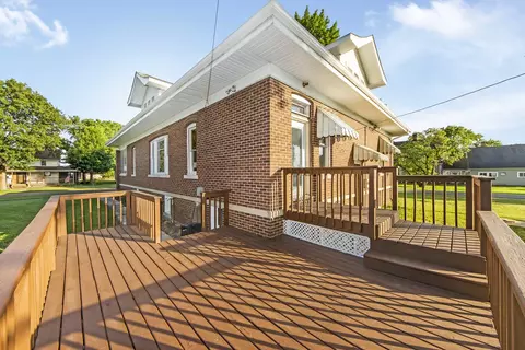 Exterior - 202 Jefferson St, Benson, IL 61516 photo 4 of 9