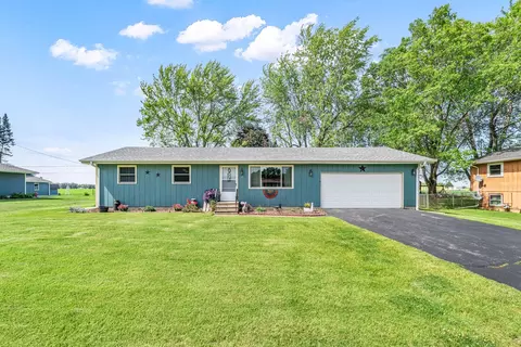 117 W Knights Rd, Sandwich, IL 60548