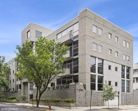 939 W Huron St #304, Chicago, IL 60642