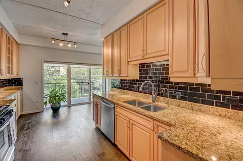 1277 E Thacker St #202, Des Plaines, IL 60016 photo 9