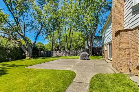 3215 Maple Leaf Dr, Glenview, IL 60026 photo 15