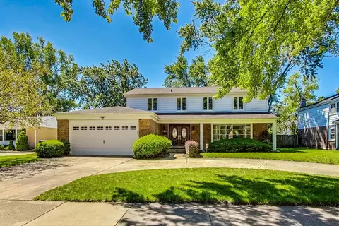 3215 Maple Leaf Dr, Glenview, IL 60026 photo 2