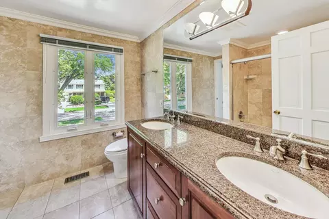 3215 Maple Leaf Dr, Glenview, IL 60026 photo 11